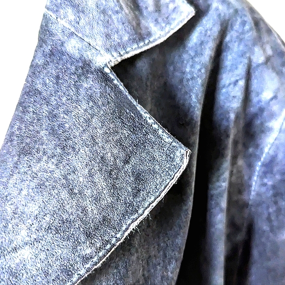 ❄️Leather Jacket in a Gorgeous Blue by Brandon Thomas - Picture 4 of 10